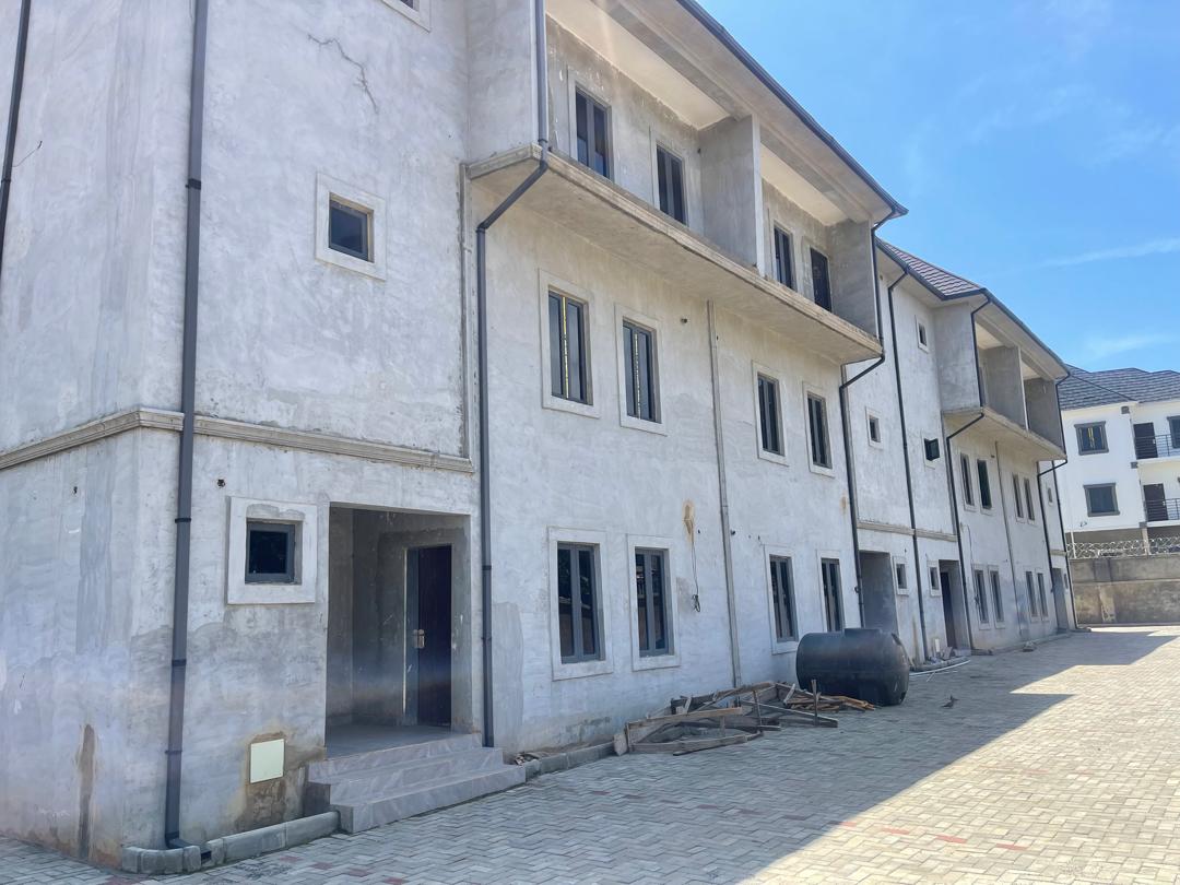 4 Units of Terrace Triplexes in Jahi 2
