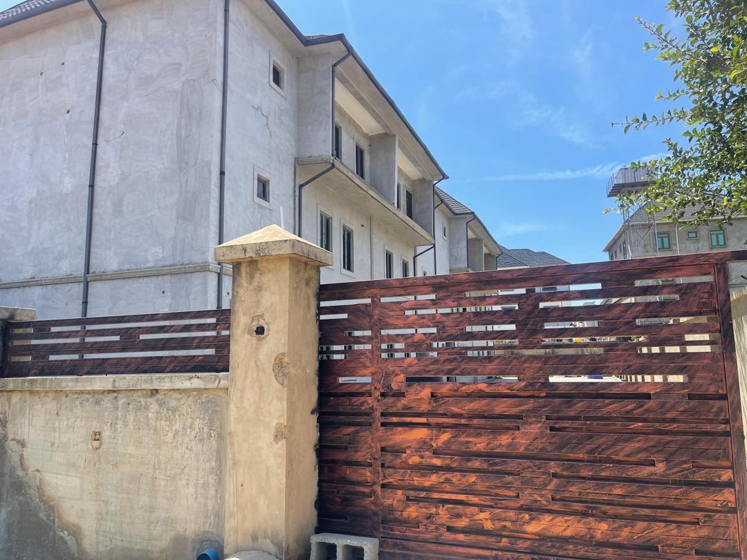 4 Units of Terrace Triplexes in Jahi 2